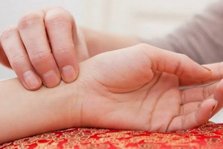 Nadi Pariksha: Grasping Your Body’s Prakriti and Vikriti with Ayurveda